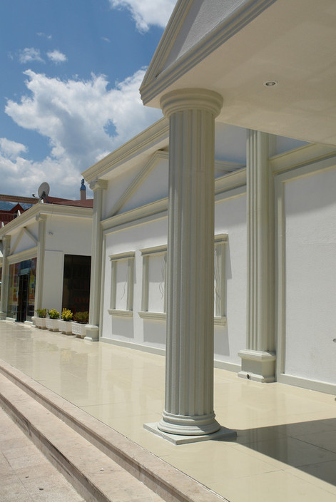 Villa Cornice Pic 1 - Column