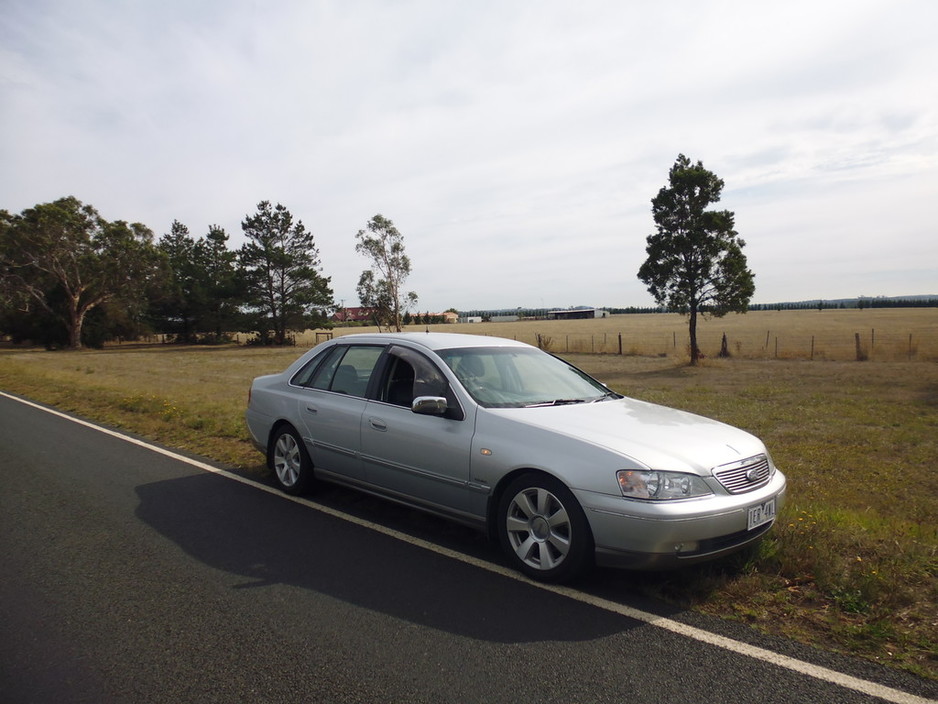 MACEDON RANGES CHAUFFEUR CARS Pic 1 - STANDARD CHAUFFEUR CAR