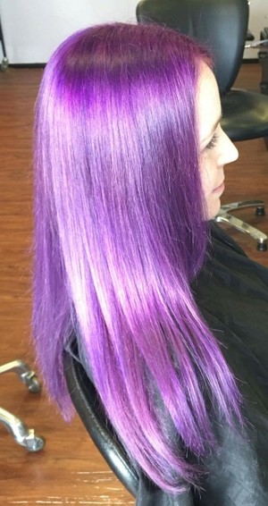 Sas & Lee's Hairstylist Pic 5 - Natural or Vibrant We specialise in all colouring services