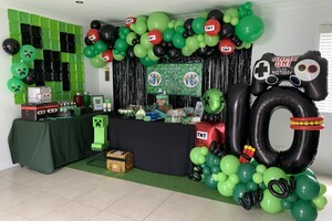 Katie J Design and Events Pic 5 - Minecraft Gaming Party Decorations