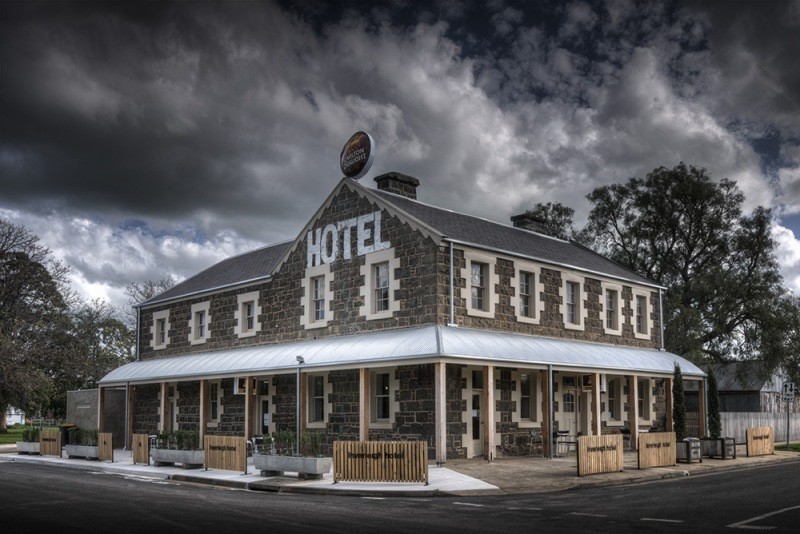 Inverleigh Hotel Pic 1 - From the street