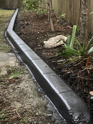 Frankie's Kerbing Pic 4 - Euro Styled Lawn Edging