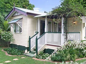 Flora Alba Cottage And Jacaranda On Pallas Pic 1 - Flora Alba Cottage Maryborough