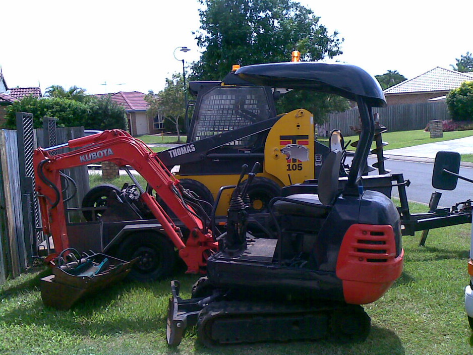 anpc mini excavator hire Pic 1 - 15 ton combo