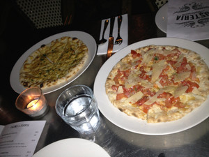 Osteria de Mesa Pic 4 - Starters Garlic Herb Bread Bruschetta