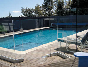 Innovative Glass Pic 4 - Pool Fences