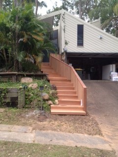 handball2me Pic 5 - Front timber stairs