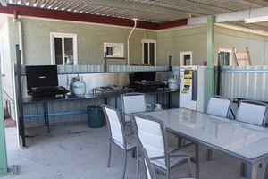 Cityside Accommodation | Mt Isa Pic 2 - BBQ Area