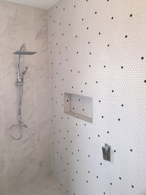 Ultimate Caulking Pic 4 - Bathroom mosaic tiles