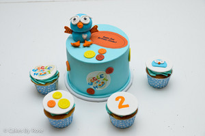 Cakes by Rose Pic 4 - Hoot themed cake and cupcakes