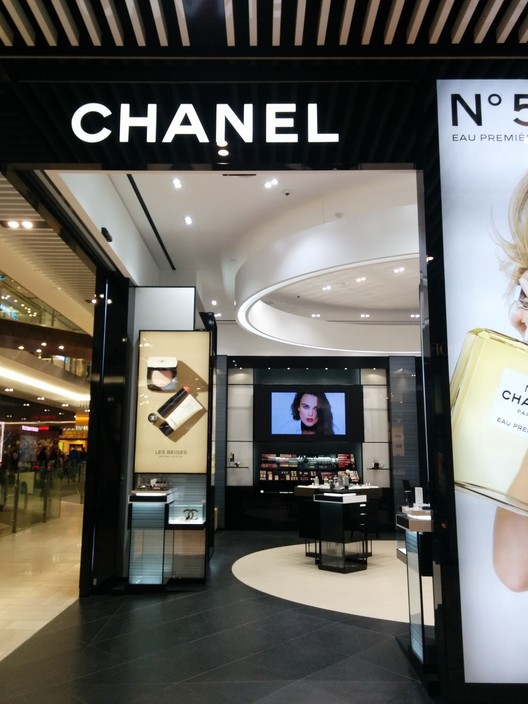 Chanel Fragrance and Beauty Boutique Pic 2