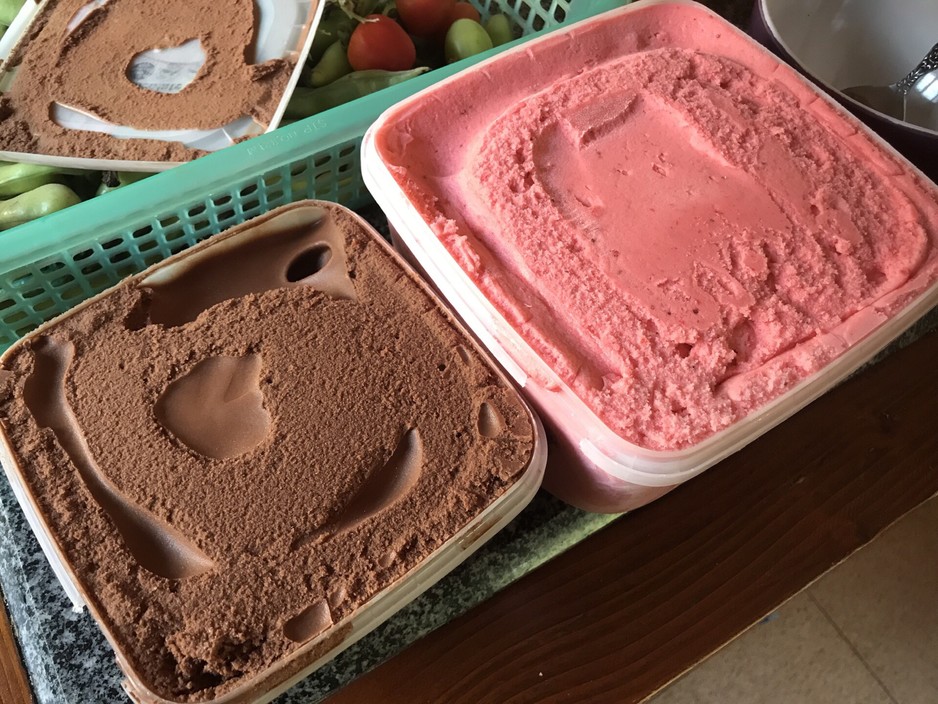 Pure Gelato Pic 1 - Chocolate and strawberry