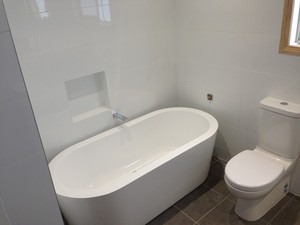 J & S Bathroom Renovation Pic 3