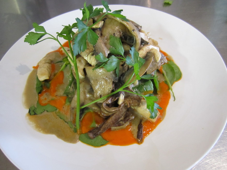 Bin 106 Pic 2 - Flaky Pastry tart with chicken _ wild Mushrooms fricassee