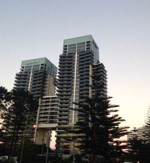 Meriton Serviced Apartments Pic 2