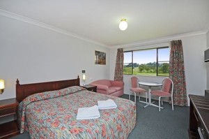 Colonial Motor Inn - Lithgow Pic 2 - Deluxe Room