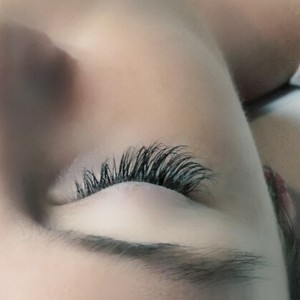 Lashings of Lashes Pic 3