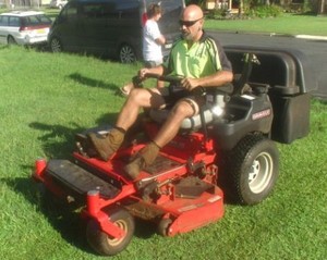 Fieldsie's mowing and rubbish removal Pic 2 - Professional mowing lawn care Ballina