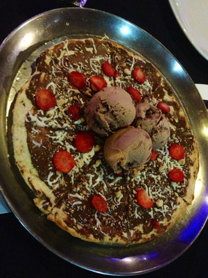 Carmine's Restaurant Pic 4 - Nutella Dessert Pizza