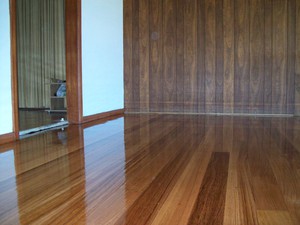 Floors Plus Pic 2 - polyurethane gloss finish