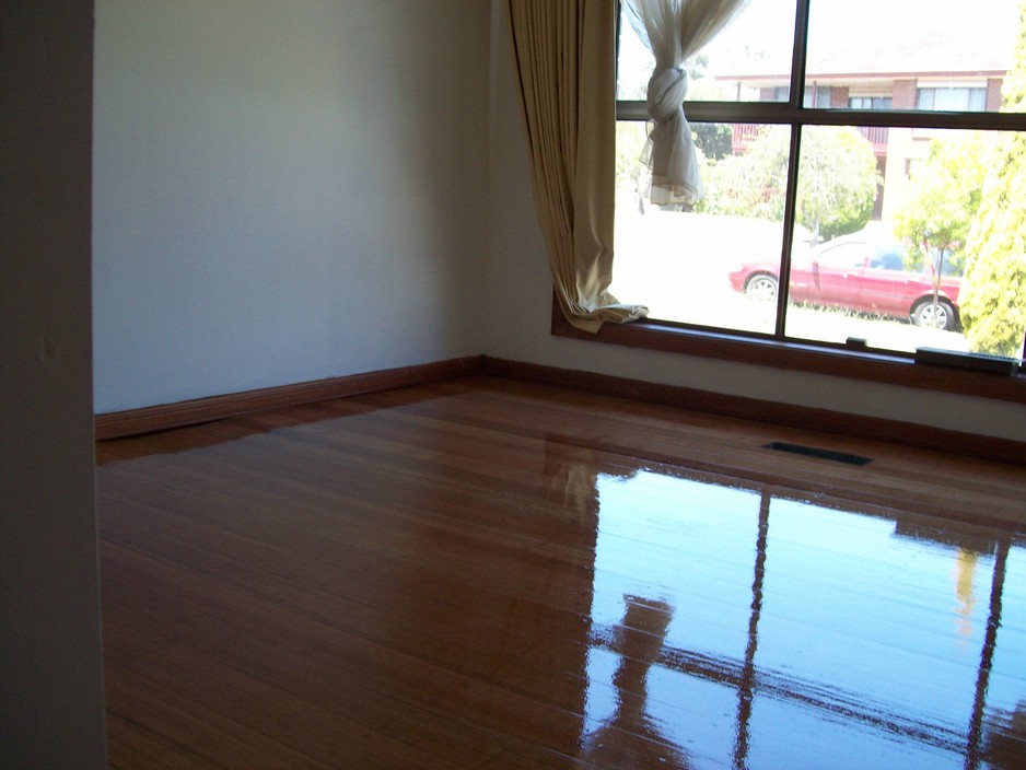 Floors Plus Pic 1 - polyurethane gloss finish