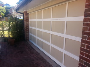 Leading Edge Painting Pty Ltd Pic 3 - Painting garage door