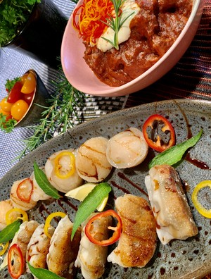 ACC Catering Pic 4 - PanFried Shitake Mushroom and Prawn and Scallop Dumplings