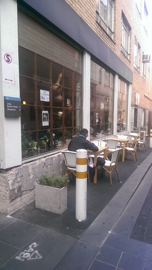 Tsindos Greek Restaurant Pic 3 - Outside seating