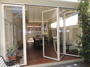 Optiscreen Pic 4 - Opti screens are perfect to protect your alfresco area all year round