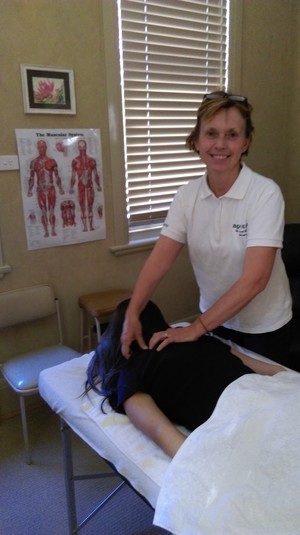 Eagle Natural Therapies Pic 2 - Rosie applies Bowen moves gentle yet effective