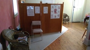 Eagle Natural Therapies Pic 3 - Relax in the waiting room area while waiting your turn