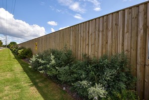 Urban Retaining Walls & Landscaping Pic 3