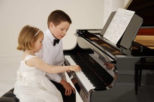 Piano and keyboard lessons Pic 2