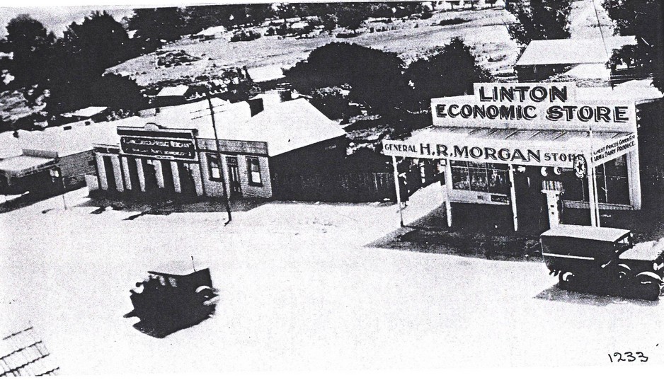 Linton General Store Pic 1 - linton store circa 1920