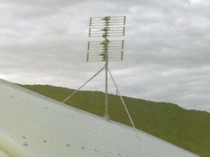 Digital Daniel Pic 4 - Tin Roof New UHF Phased Array Antenna Install On a Heavy Duty Stay Bars Mount