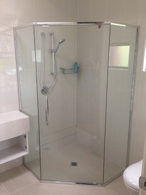 Coastal Glass and Glazing Pic 4 - Semi Frameless shower screen