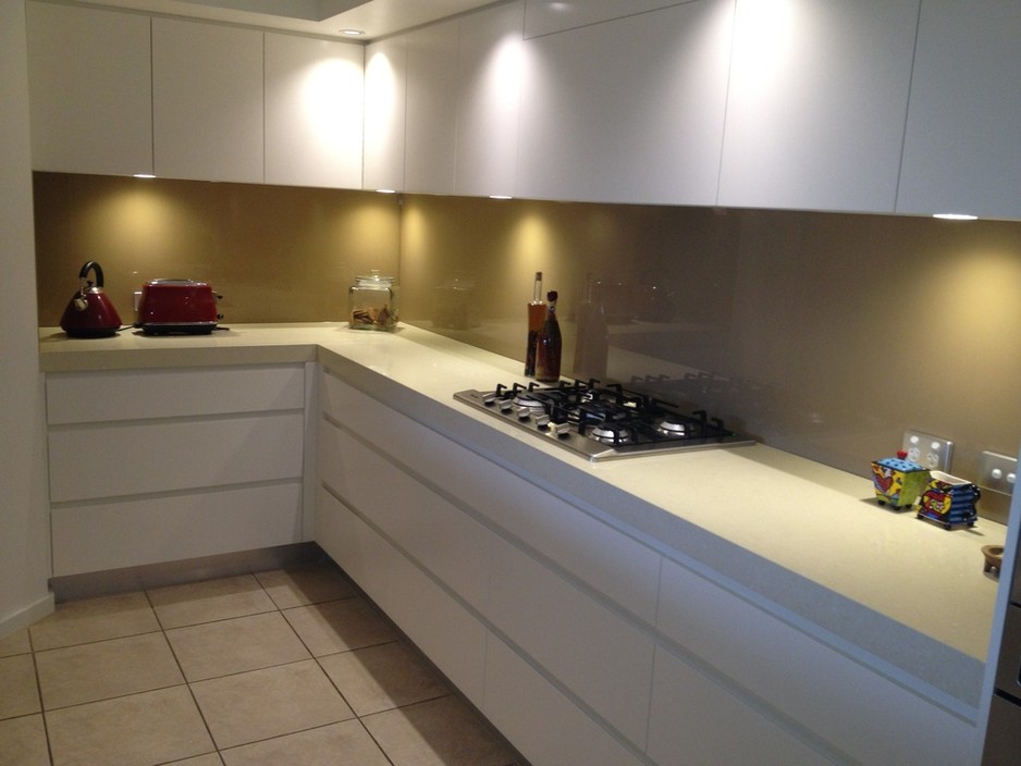 Coastal Glass and Glazing Pic 1 - Splashbackany paint colour