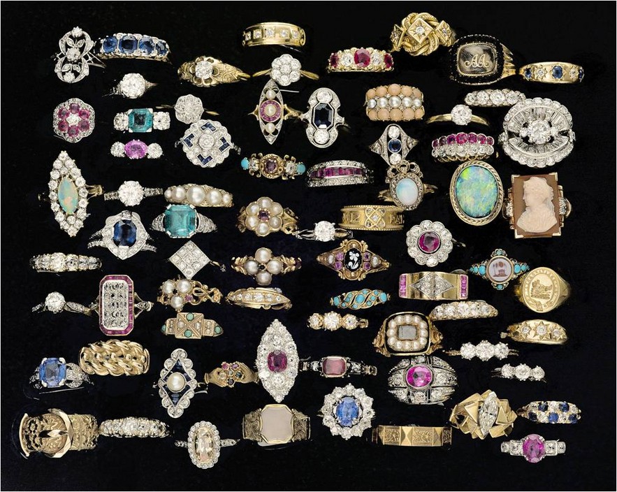 Victoria & Albert Antiques Pic 1 - Antique rings and jewellery