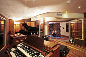 Recording Oasis Pic 3 - hammond b3 with leslie