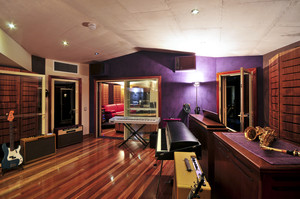 Recording Oasis Pic 2 - live room 1