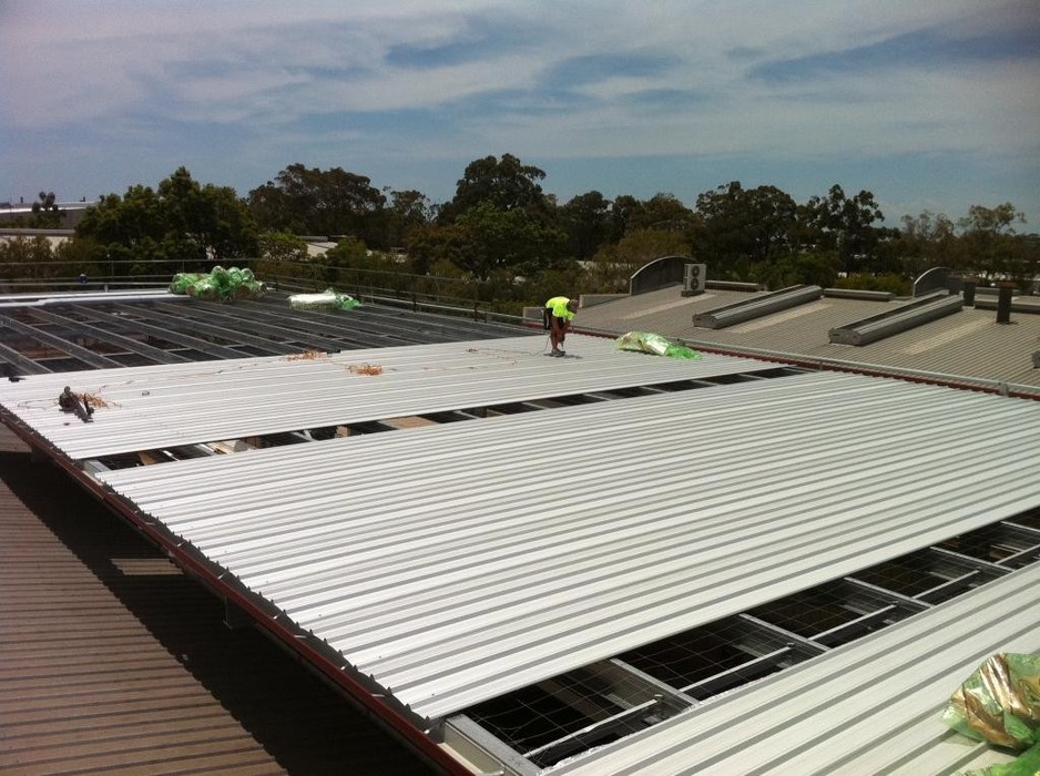 R & L Roofing Pic 1