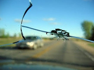 Sunshine Coast Windscreens Pic 1 - Cracked Windscreens