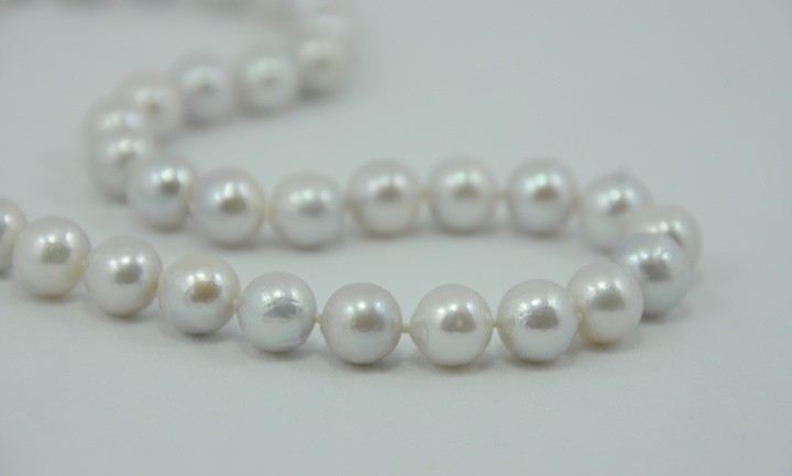 Left of Centre Creations Pic 1 - Silvery Lustre Freshwater Pearl