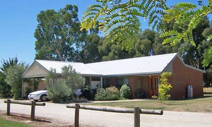 Banjo's All Seasons Accommodation Pic 5 - banjos twobedroom units