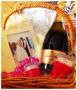 Hampers n Gifts Pic 2 - Sweet Engagement 125