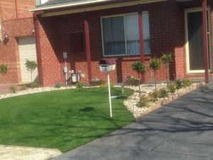 Modern Edge Landscaping Pic 4