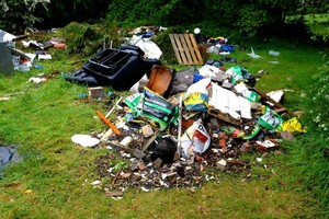 Ian Burton Rubbish and Metal Removal Services Pic 5