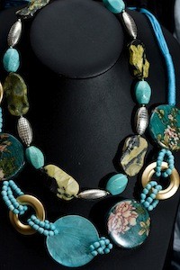 Alenni jewellery and accessories Pic 5 - Bright accessories