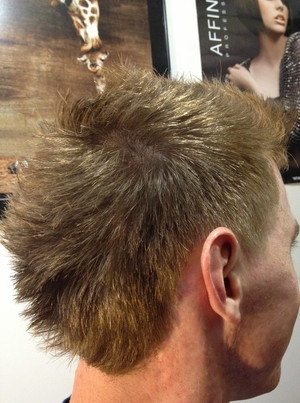 Jacqui's Mobile Hair and Beauty Parties Pic 3 - mens funky barbering with cut throat on the neck