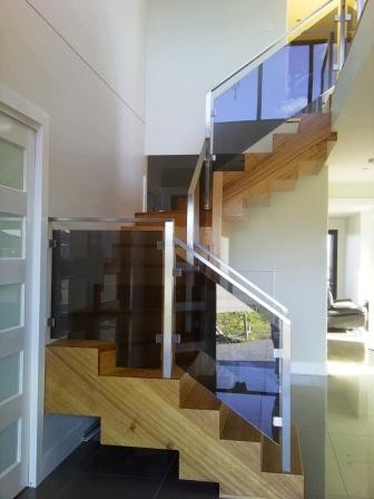 Metal Trend Solutions Pic 1 - Glass Balustrading